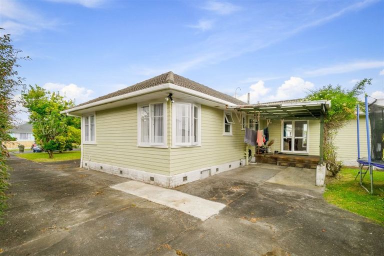 Photo of property in 24 Te Kanawa Crescent, Henderson, Auckland, 0610