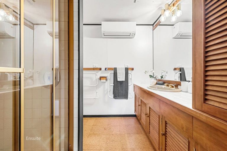 Photo of property in 8 Freemans Way, Pinehaven, Upper Hutt, 5019