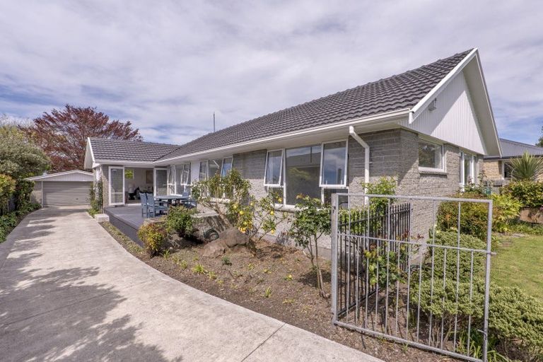 Photo of property in 32 Carruthers Street, Ilam, Christchurch, 8041