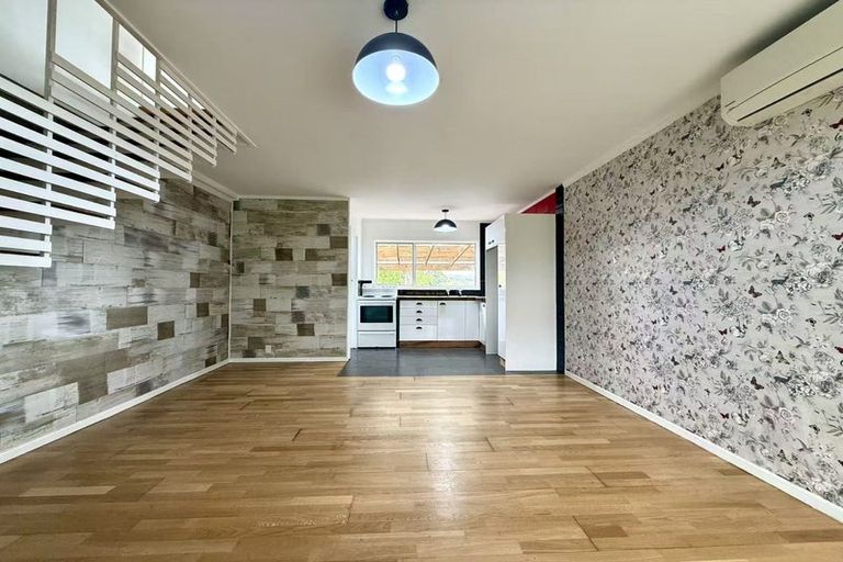 Photo of property in 7/108 West Coast Road, Glen Eden, Auckland, 0602