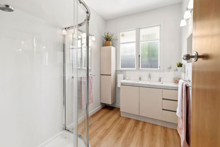 Photo of property in 102 Sunderland Street, Clyde, 9330