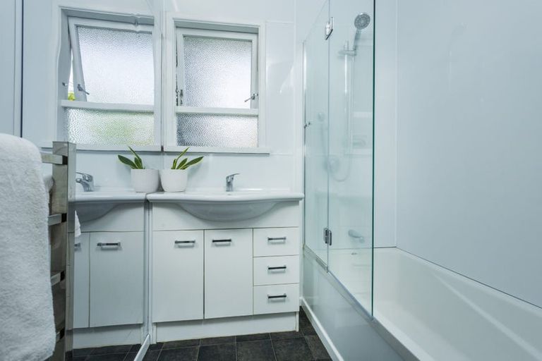 Photo of property in 50 Eban Avenue, Hillcrest, Auckland, 0627