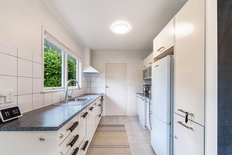 Photo of property in 26 Lauderdale Road, Birkdale, Auckland, 0626