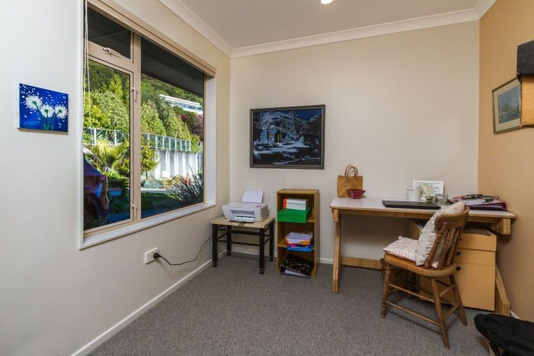 Photo of property in 5 Cape View, Atawhai, Nelson, 7010