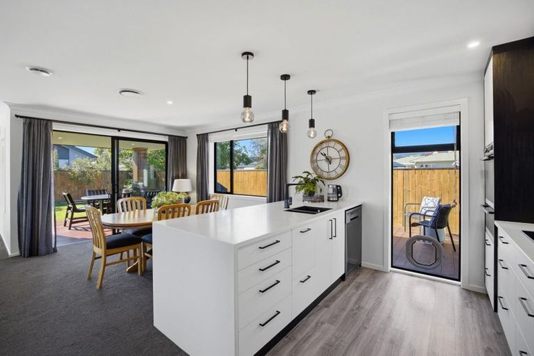 Photo of property in 16 Thomas Way, Brightwater, 7022