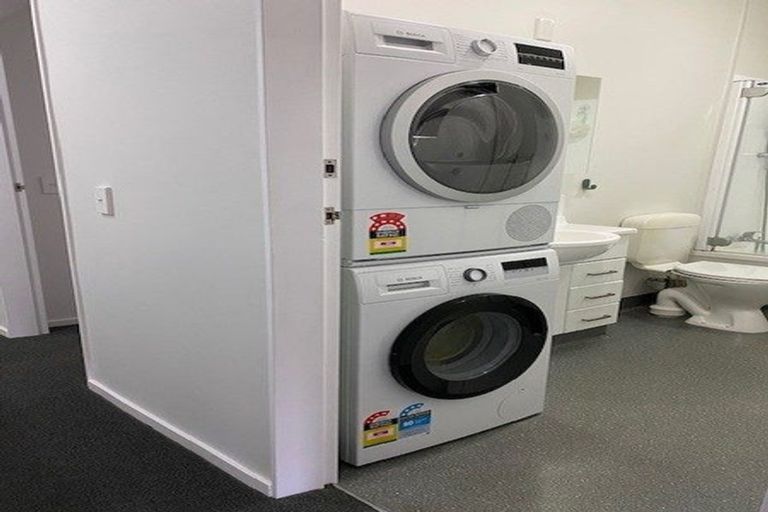 Photo of property in Luxford Villas, 102/72 Herald Street, Berhampore, Wellington, 6023