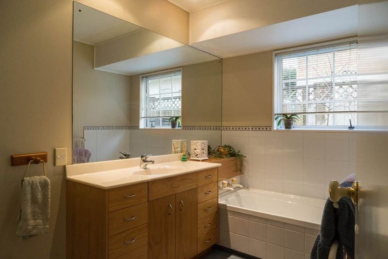 Photo of property in 2/88 Glamorgan Drive, Torbay, Auckland, 0630