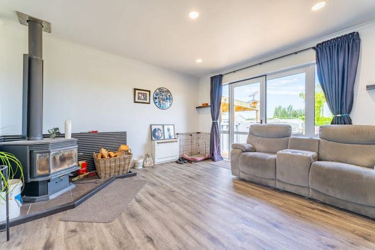 Photo of property in 8 Arowhenua Station Road, Kerrytown, Timaru, 7973