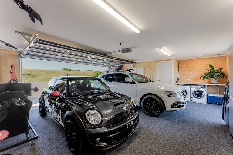 Photo of property in Tapuae, 26 Washer Road, Omata, New Plymouth, 4374