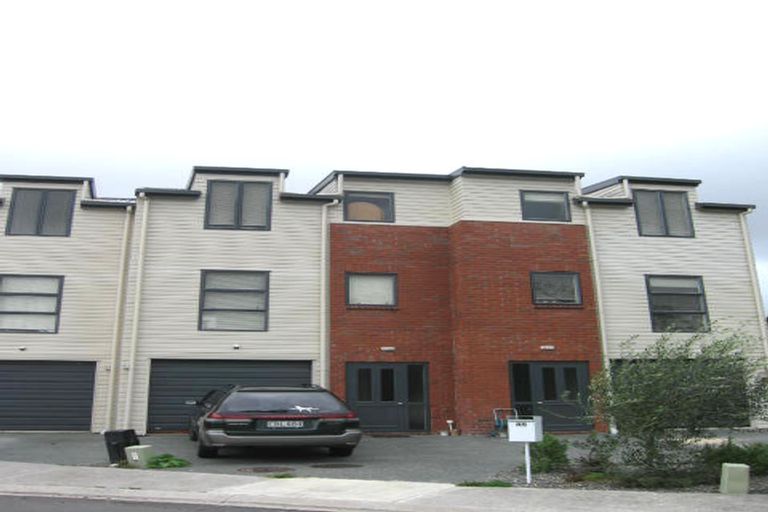 Photo of property in 46 Verdale Circle, Glen Eden, Auckland, 0602