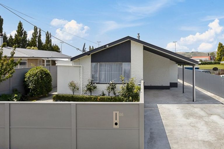 Photo of property in 86 Robertson Street, Gore, 9710