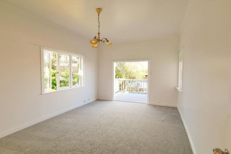 Photo of property in 1 Gilliam Street, New Lynn, Auckland, 0600