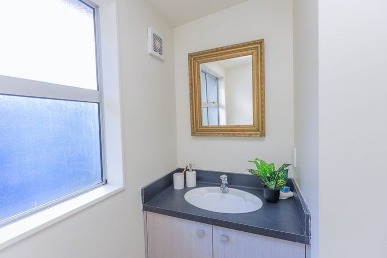 Photo of property in 10 Erlestoke Crescent, Churton Park, Wellington, 6037