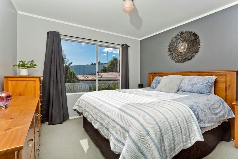 Photo of property in 1/11 Kahika Road, Birkdale, Auckland, 0626