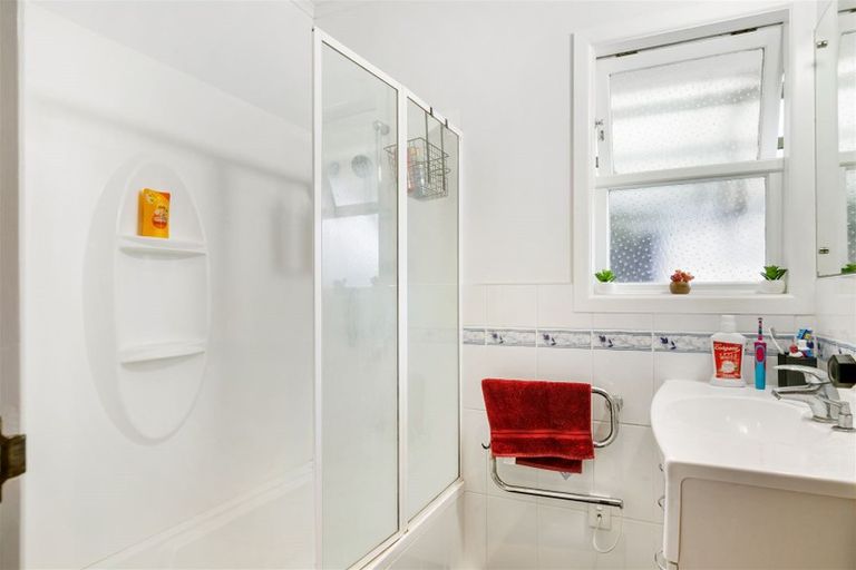 Photo of property in 24 Te Kanawa Crescent, Henderson, Auckland, 0610