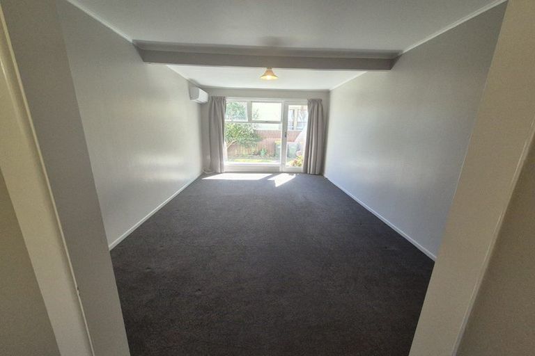 Photo of property in 2/10 Trevethick Grove, Woburn, Lower Hutt, 5010