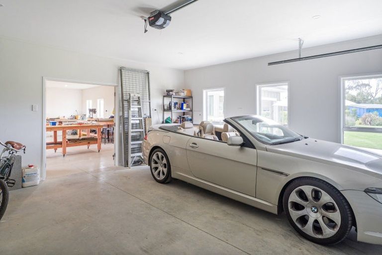 Photo of property in 10 Austin Drive, Whitianga, 3510