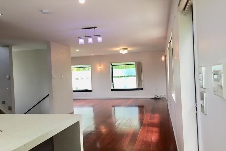 Photo of property in 18 Stottholm Road, Titirangi, Auckland, 0604