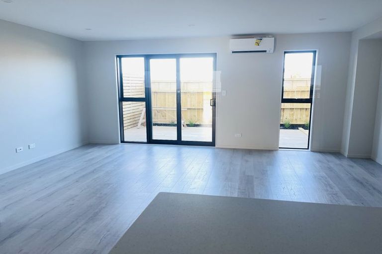 Photo of property in 16 Mene Way, Karaka, 2113