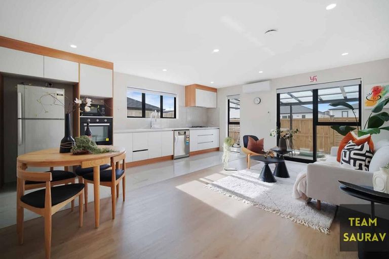 Photo of property in 8 Rorotu Avenue, Karaka, Papakura, 2113
