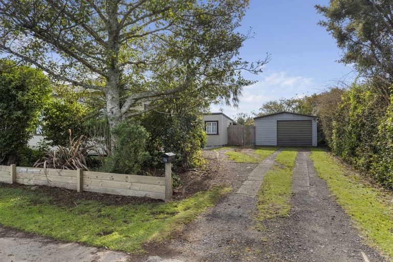 Photo of property in 16 Falstaff Street, Stratford, 4332