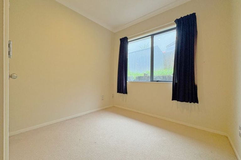 Photo of property in 56 San Marino Drive West, Henderson, Auckland, 0612