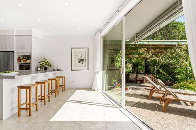 Photo of property in 16 Mccallum Drive, Sandspit, Warkworth, 0982