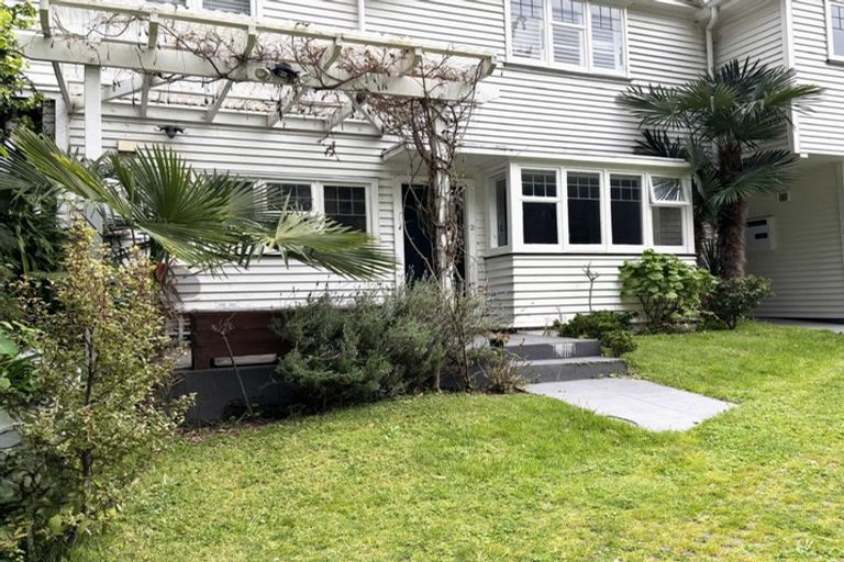 Photo of property in 2b Wilkinson Street, Oriental Bay, Wellington, 6011