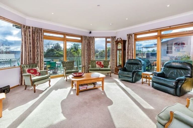 Photo of property in 28 Chesham Avenue, Waipahihi, Taupo, 3330