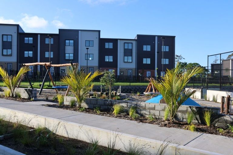 Photo of property in 37 Jabuka Street, Glen Eden, Auckland, 0602