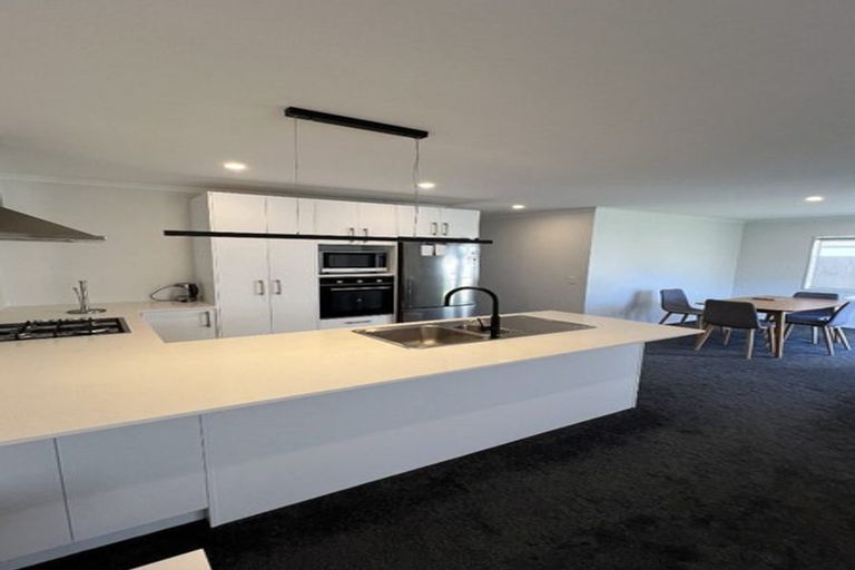 Photo of property in 36 Whareatua Avenue, Takanini, 2112