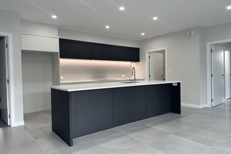 Photo of property in 5 Cassin Place, Taradale, 4112