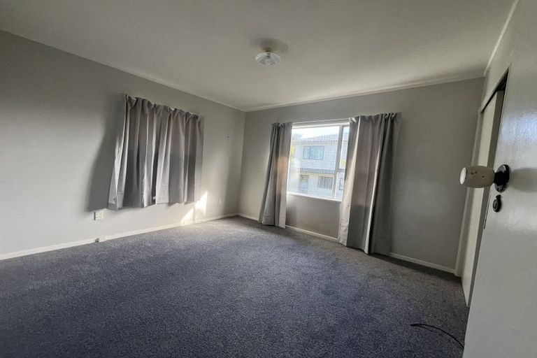 Photo of property in 50 Colwill Road, Massey, Auckland, 0614