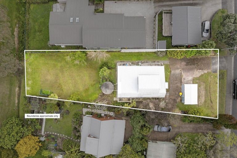 Photo of property in 19 Shakespear Road, Army Bay, Whangaparaoa, 0930