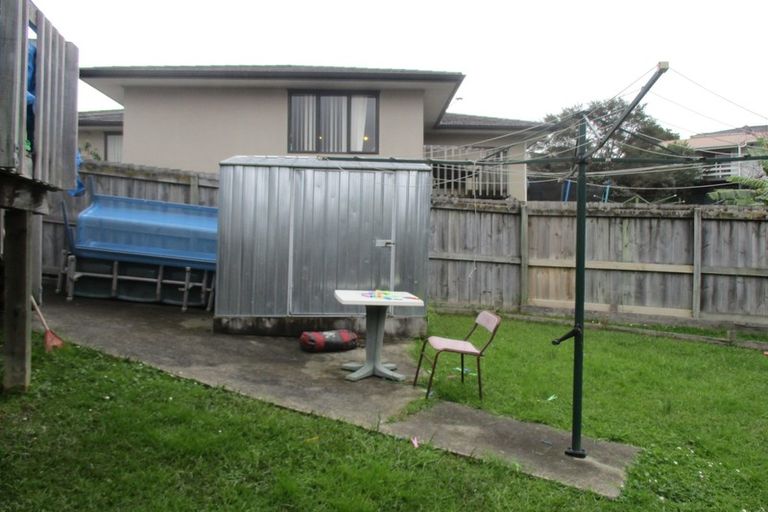 Photo of property in 20 Dovey Place, Massey, Auckland, 0614