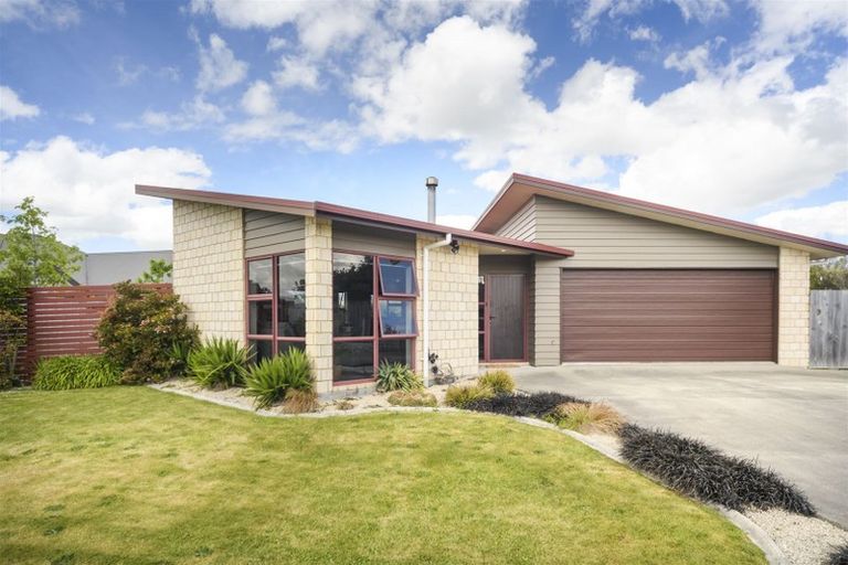Photo of property in 40 Geneva Terrace, Kelvin Grove, Palmerston North, 4414
