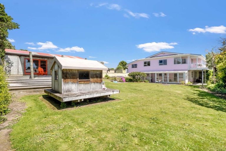 Photo of property in 14 Manga-pirau Street, Waikawa Beach, Manakau, 5573