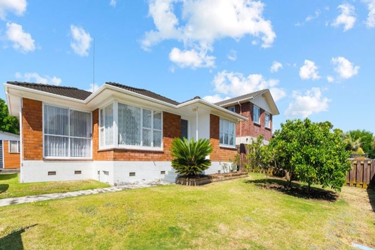 Photo of property in 72 Muir Avenue, Mangere Bridge, Auckland, 2022