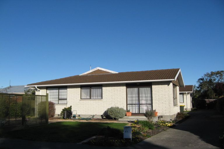 Photo of property in 2/61 Sarabande Avenue, Redwood, Christchurch, 8051