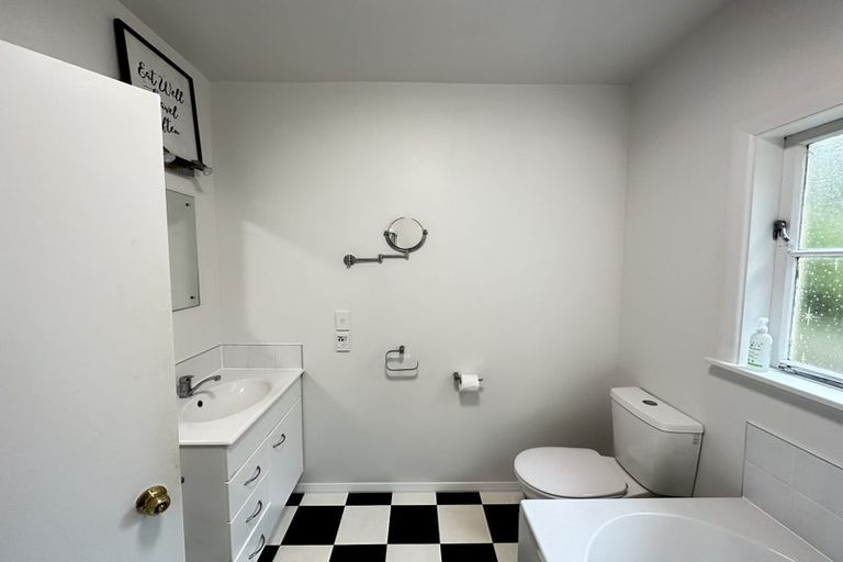 Photo of property in 169 Broderick Road, Johnsonville, Wellington, 6037