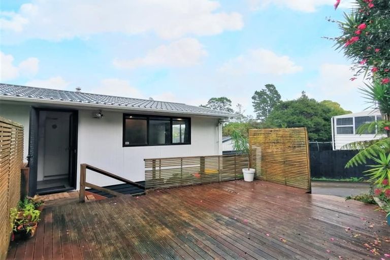 Photo of property in 2/109 Oreil Avenue, West Harbour, Auckland, 0618