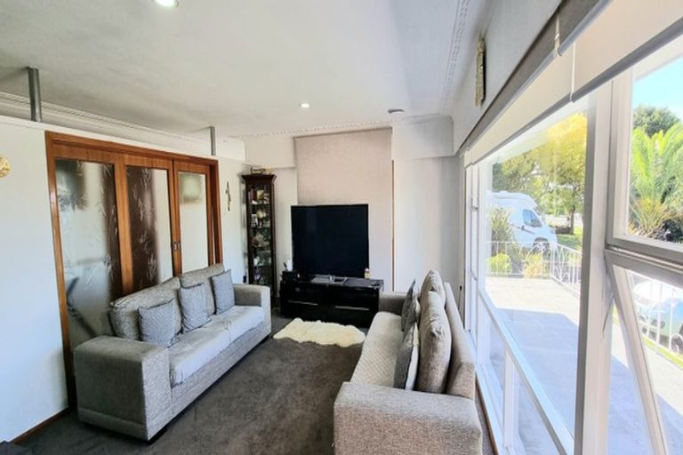 Photo of property in 502 Don Buck Road, Massey, Auckland, 0614