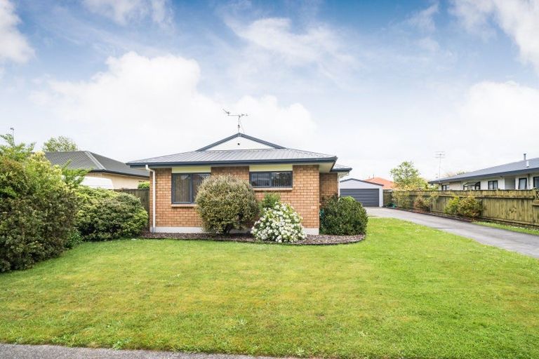 Photo of property in 71 Rhodes Drive, Kelvin Grove, Palmerston North, 4414
