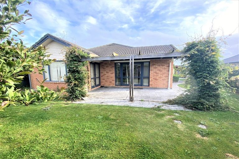 Photo of property in 8 Amdale Avenue, Broomfield, Christchurch, 8042