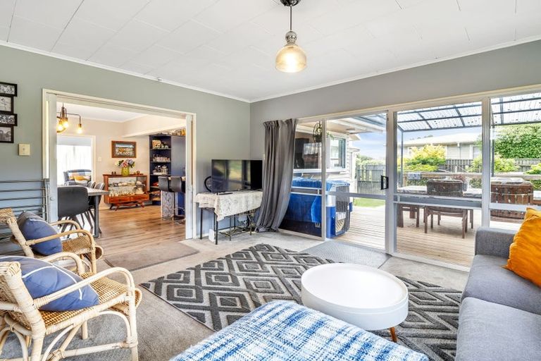 Photo of property in 11 Ries Street, Dannevirke, 4930