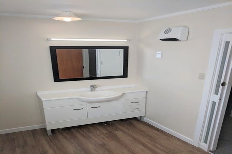 Photo of property in 152 Main Road, Wainuiomata, Lower Hutt, 5014