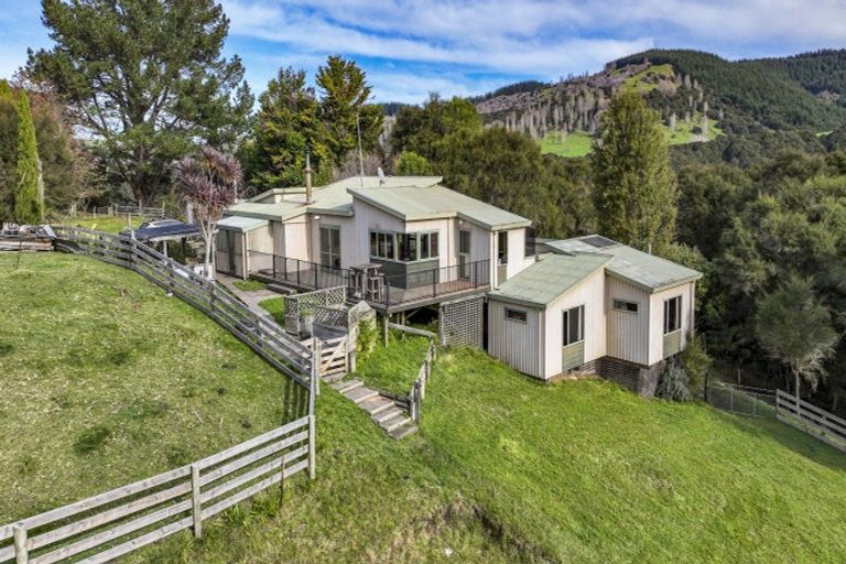 Photo of property in 1079 Ellis Wallace Road, Eskdale, Napier, 4182