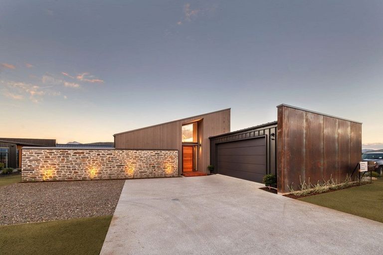 Photo of property in 3 Mcdonald Street, Wanaka, 9305