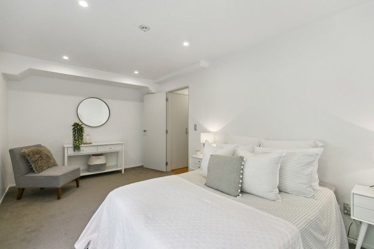 Photo of property in 44 Saddleback Grove, Karori, Wellington, 6012