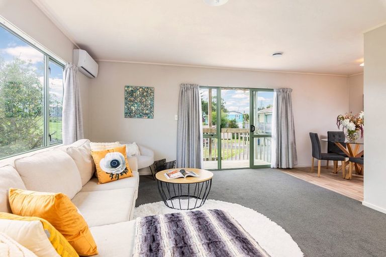 Photo of property in 12 Kelkirk Street, Kelston, Auckland, 0602
